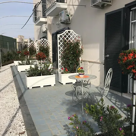 Il Giardino Dei Glicini לינה וארוחת בוקר